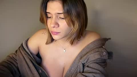 Snapshot of yourcutemolly__ chatting on 5, 6, 2026 yourcutemolly__ online show from 5, 6, 2026