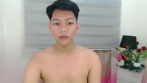 Snapshot of yourdreamboyxx chatting on 5, 1, 2026 HEN online show from 5, 1, 2026