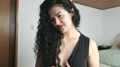 Snapshot of yourdreamgirl2025 chatting on 17, 3, 2026 yourdreamgirl2025 online show from 17, 3, 2026