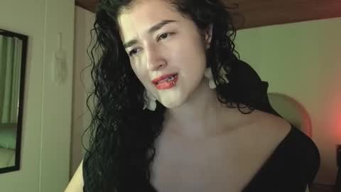 yourdreamgirl2025 online show from 14, 5, 2026