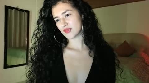 yourdreamgirl2025 online show from 25, 5, 2026