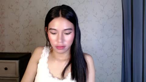 Snapshot of yourdreamgirlgwen chatting on 30, 7, 2026 GWENI online show from 30, 7, 2026