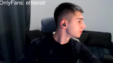 Snapshot of yourethan chatting on 16, 10, 2025 yourethan online show from 16, 10, 2025