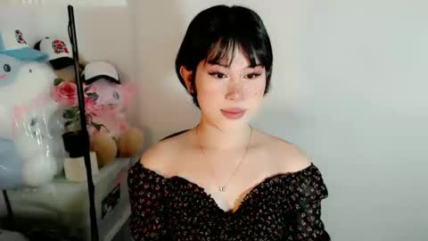 PrettyElla online show from 7, 10, 2025