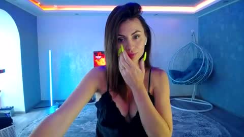 call meKira online show from 6, 7, 2026