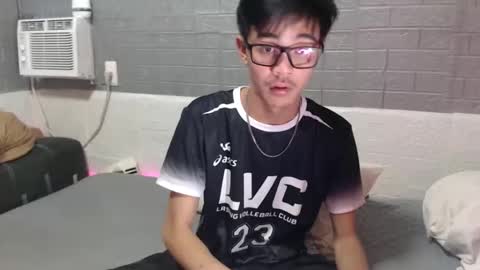 Snapshot of yourguy_josh23 chatting on 20, 4, 2026 Josh online show from 20, 4, 2026