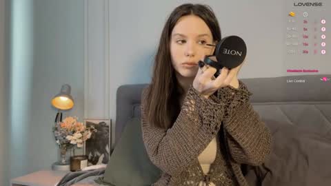 Snapshot of yourher0in chatting on 9, 12, 2024 Aida online show from 9, 12, 2024