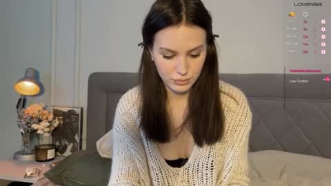 Snapshot of yourher0in chatting on 11, 12, 2024 Aida online show from 11, 12, 2024