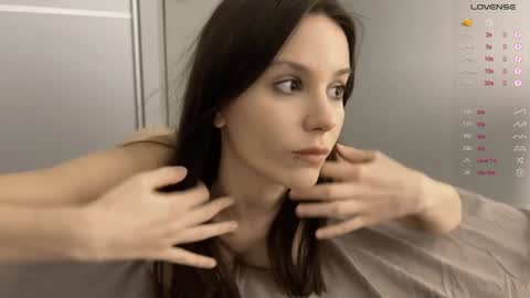 Snapshot of yourher0in chatting on 14, 12, 2024 Aida online show from 14, 12, 2024