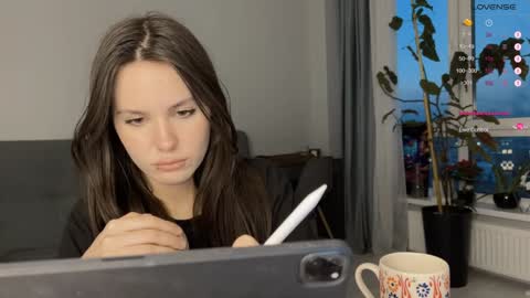 Snapshot of yourher0in chatting on 19, 12, 2024 Aida online show from 19, 12, 2024