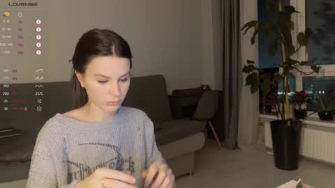 Snapshot of yourher0in chatting on 21, 12, 2024 Aida online show from 21, 12, 2024