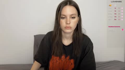 Snapshot of yourher0in chatting on 30, 12, 2024 Aida online show from 30, 12, 2024