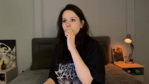 Snapshot of yourher0in chatting on 22, 2, 2025 Aida online show from 22, 2, 2025