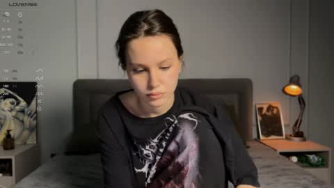 Snapshot of yourher0in chatting on 22, 2, 2025 Aida online show from 22, 2, 2025