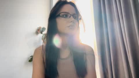 Snapshot of yourher0in chatting on 6, 3, 2025 Aida online show from 6, 3, 2025