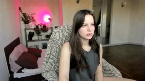 Snapshot of yourher0in chatting on 11, 9, 2025 Aida online show from 11, 9, 2025