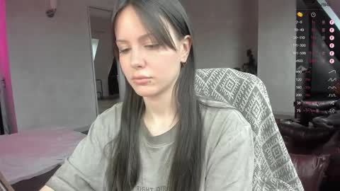 Snapshot of yourher0in chatting on 2, 10, 2025 Aida online show from 2, 10, 2025