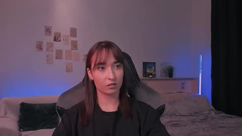 Snapshot of yourjullymoon chatting on 20, 10, 2025 Jully online show from 20, 10, 2025