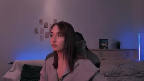 Snapshot of yourjullymoon chatting on 3, 11, 2025 Jully online show from 3, 11, 2025