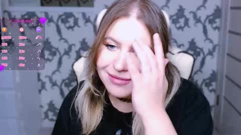 Snapshot of yourkarma_2_0 chatting on 19, 10, 2025 Karma online show from 19, 10, 2025