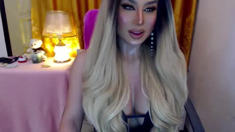 Snapshot of yourmistressofevil_isback chatting on 9, 6, 2026 Adriana Maxwell online show from 9, 6, 2026