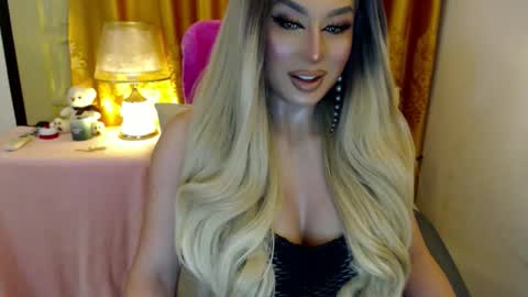 Snapshot of yourmistressofevil_isback chatting on 10, 6, 2026 Adriana Maxwell online show from 10, 6, 2026