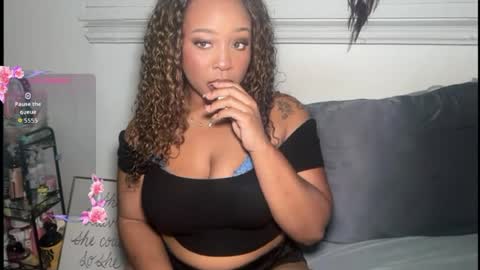 Snapshot of yourmommysilk chatting on 3, 8, 2026 YOURMOMMY online show from 3, 8, 2026