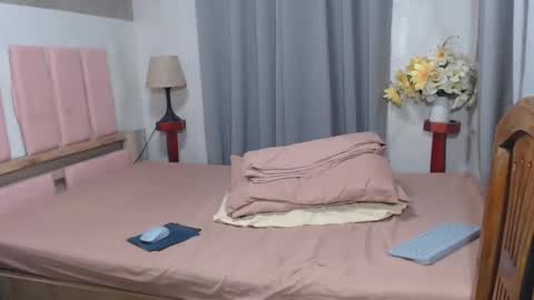 Snapshot of yournewgirldiane chatting on 9, 4, 2026 BigCockTsMistress online show from 9, 4, 2026