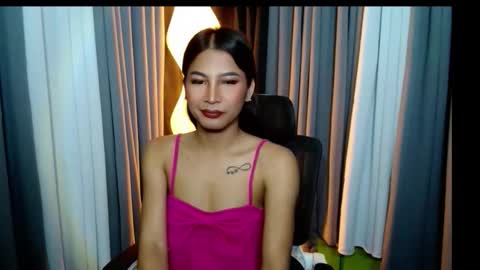 yourprettybella_ts online show from 1, 2, 2026