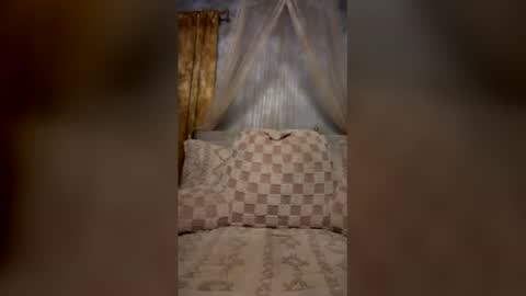 YourQueen18 online show from 19, 5, 2026