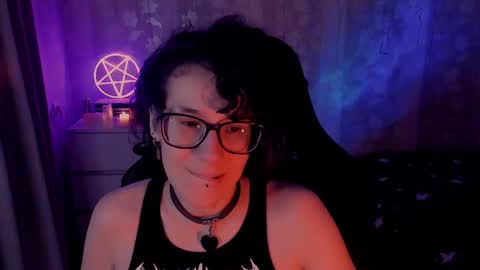 Snapshot of yourscosmic chatting on 5, 3, 2025 Yours Cosmic online show from 5, 3, 2025