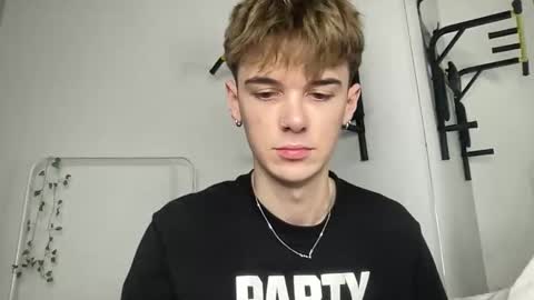 yoursweetyguy online show from 15, 12, 2025