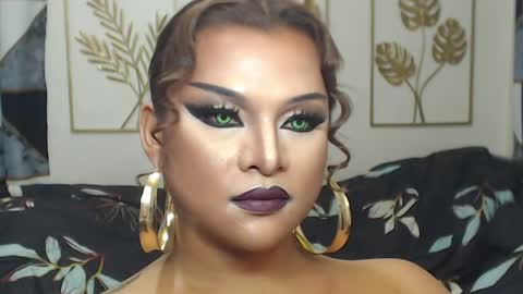 Snapshot of yourtrannyqueenxxx chatting on 24, 4, 2026 Anastacia Grey online show from 24, 4, 2026