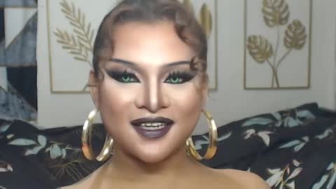 Snapshot of yourtrannyqueenxxx chatting on 11, 5, 2026 Anastacia Grey online show from 11, 5, 2026
