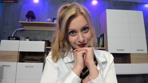 Snapshot of yourvenus00 chatting on 2, 12, 2024 YourVenus00 -Follow my OF online show from 2, 12, 2024