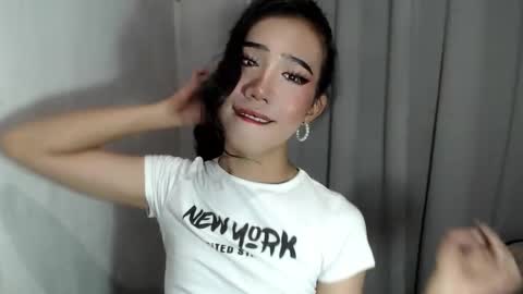 Snapshot of yourwife_material99 chatting on 30, 3, 2026 yourwife_material99 online show from 30, 3, 2026