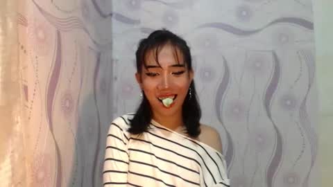 Snapshot of yourwife_material99 chatting on 3, 4, 2026 yourwife_material99 online show from 3, 4, 2026