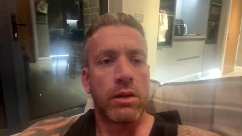 Snapshot of youwantus69 chatting on 21, 10, 2025 You want us 69 online show from 21, 10, 2025