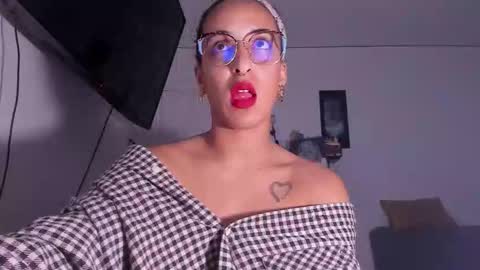 Snapshot of youwishtobeme chatting on 22, 3, 2026 elizabeth ju online show from 22, 3, 2026