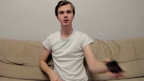 Snapshot of yueslang chatting on 9, 11, 2025 Yue Lang and Samm online show from 9, 11, 2025