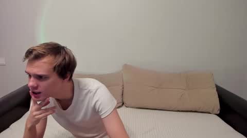 Yue Lang and Samm online show from 2, 12, 2025