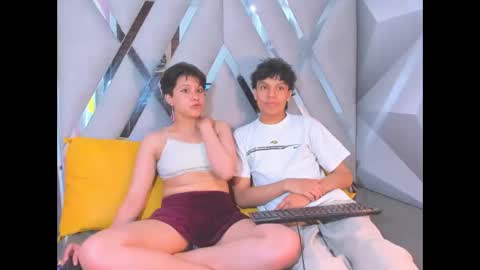 Snapshot of yui_and_rin_ chatting on 3, 12, 2025 Yui Rin online show from 3, 12, 2025