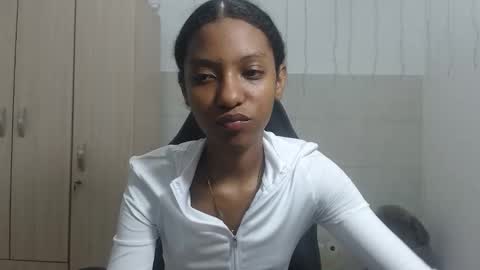 Snapshot of yukari_pr chatting on 7, 10, 2025 YUKARI online show from 7, 10, 2025