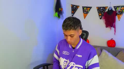 yulian_vasquez online show from 30, 10, 2025