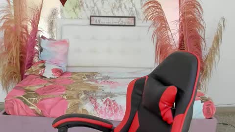 Snapshot of yulisa_fernandez chatting on 13, 12, 2025 Yulisa online show from 13, 12, 2025