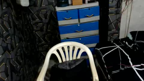 Snapshot of yumi_white chatting on 5, 4, 2026 yumi online show from 5, 4, 2026