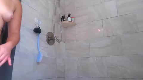 Snapshot of yumiepussyy chatting on 11, 10, 2025 Payton kelly online show from 11, 10, 2025