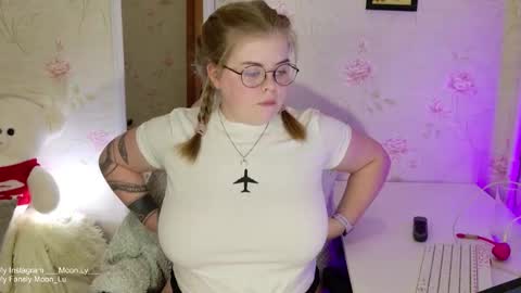 Polly online show from 8, 10, 2025