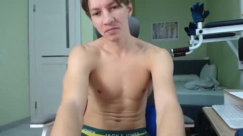 Snapshot of yummyalexxx chatting on 17, 1, 2025 Alex online show from 17, 1, 2025