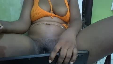 Snapshot of yummychocolate_2 chatting on 8, 11, 2025 YUMMY online show from 8, 11, 2025